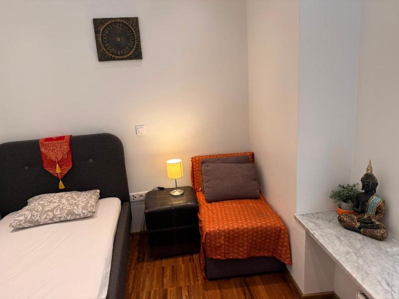 Family & Friends Suite Near old town - image 16