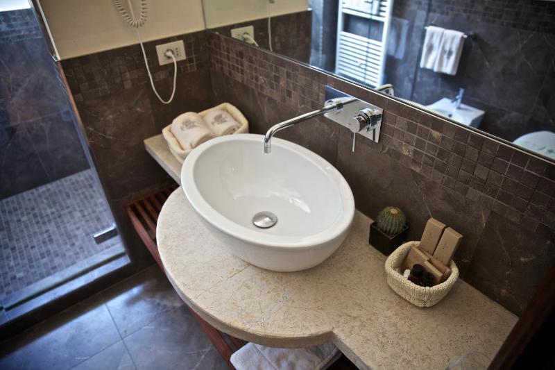 Superior Double Room image 3