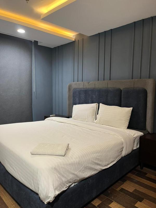 Exclusive Serviced Apartments at Goldcrest Mall and Residency DHA Phase 4 by Nirvana Nests - image 13