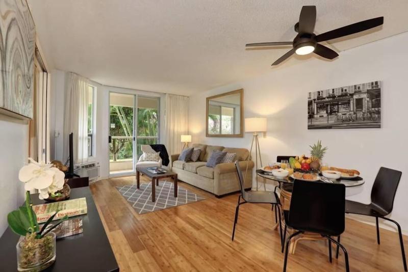 2 Bedrooms Condo Steps from the Beach - image 27