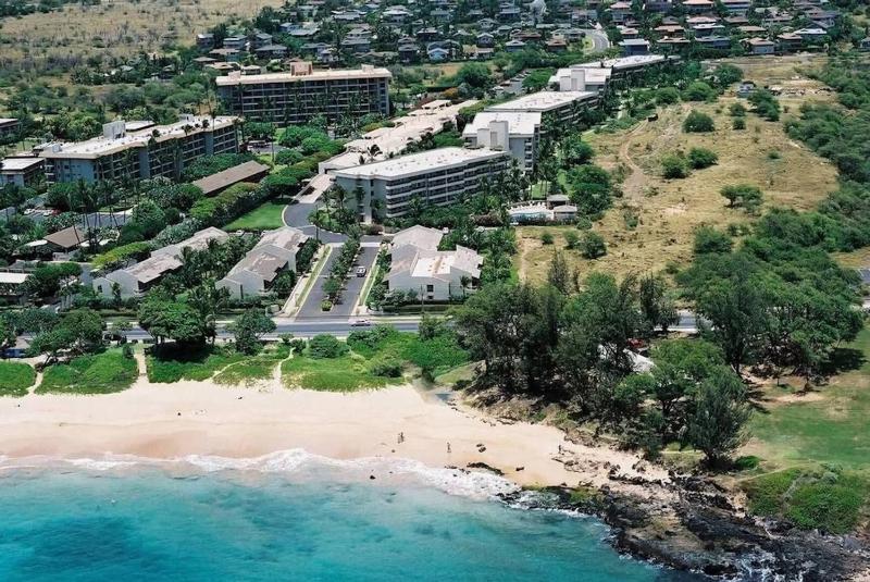 2 Bedrooms Condo Steps from the Beach - image 43