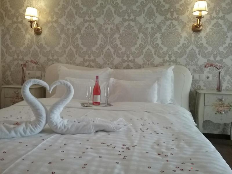 Deluxe Room image 3