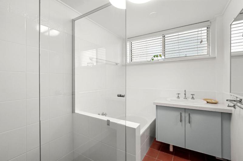 Canberra Heights Unit 5 35 Canberra Terrace King - image 8