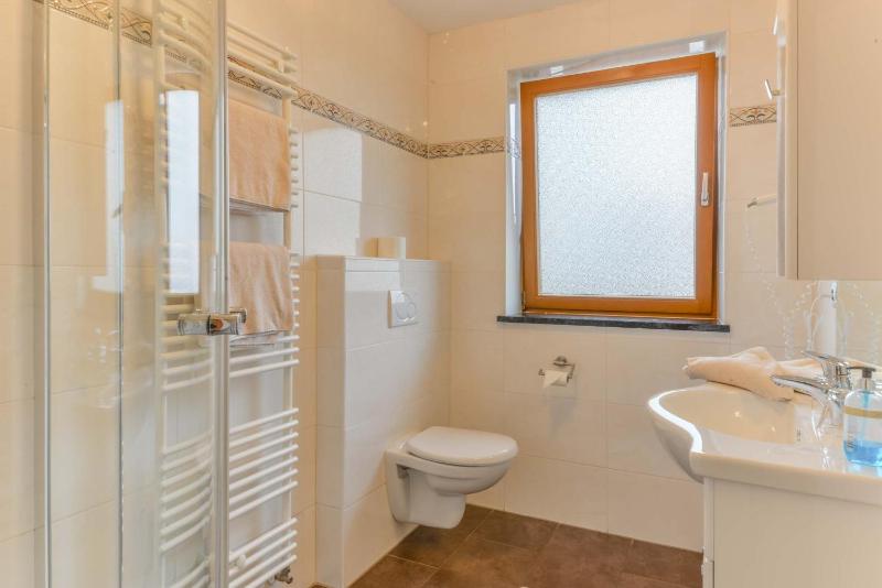Standard Double Room image 3