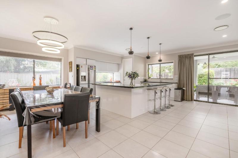 Charming 3-Bed Getaway with Pool & Garden Oasis - image 11