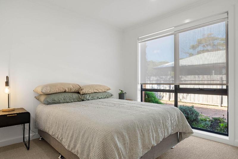 Unit 1-2 Grandview Grove Cowes - image 12