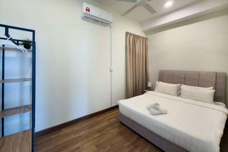 Stylish 2BR Family Stay Near Jonker Street - image 17