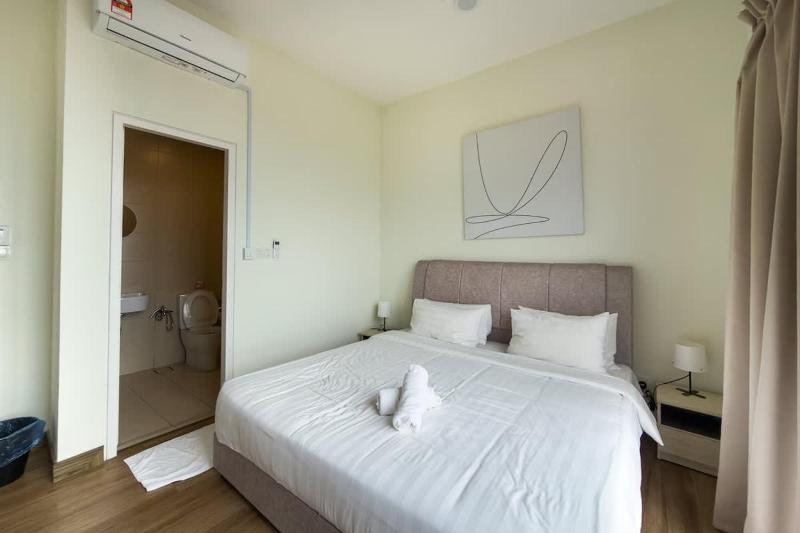 Stylish 2BR Family Stay Near Jonker Street - image 21