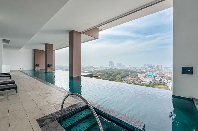 Stylish 2BR Family Stay Near Jonker Street - image 10