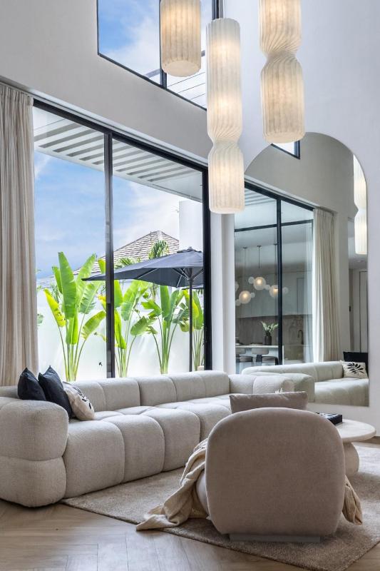 Paradiso Berawa - Stylish 3BR Retreat in Trendy Berawa! - image 27