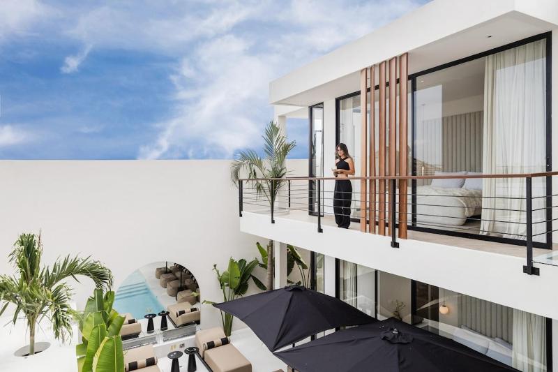 Paradiso Berawa - Stylish 3BR Retreat in Trendy Berawa! - image 10