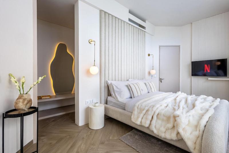 Paradiso Berawa - Stylish 3BR Retreat in Trendy Berawa! - image 21