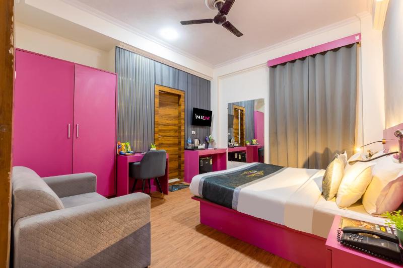 Hotel Angel Pink B-58 2 Min Walk From Kaushambi Metro Station 3-star hotel I Vaishali Ghaziabad - image 3