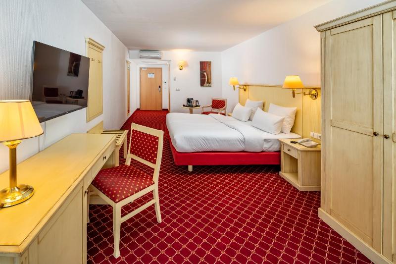 Hotel Chateau Berlin Kurfürstendamm - image 5
