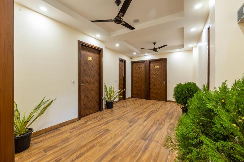 Hotel The Angel Pink Premium Rooms At Kaushambi 3-star Hotel Kaushambi Ghaziabad - image 8