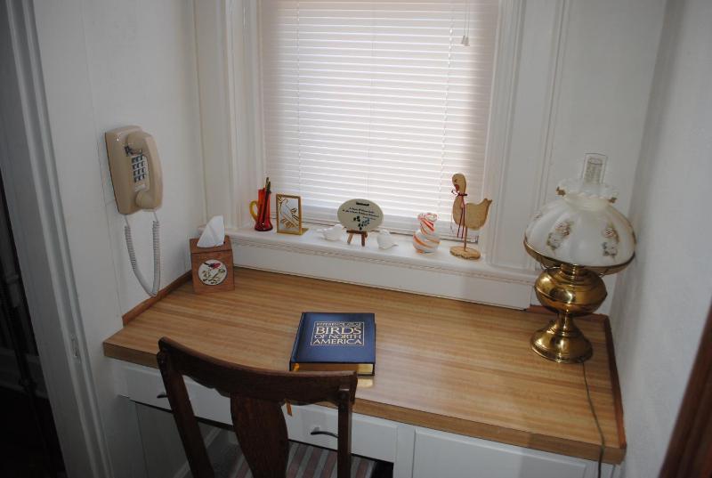 Standard Queen Room image 3