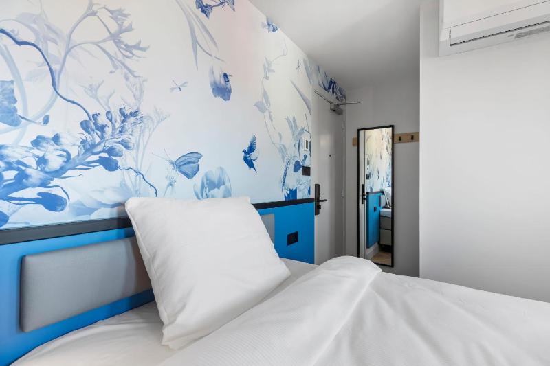 Dutch Design Hotel Vondelpark - image 10
