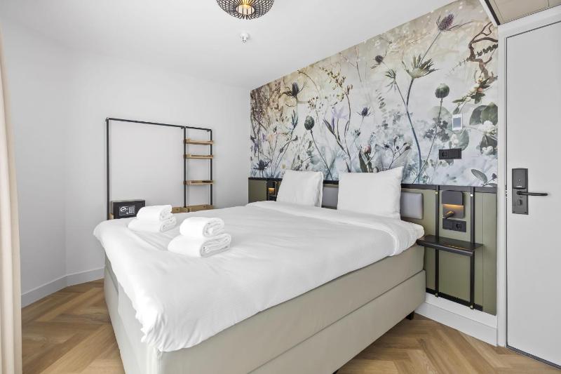 Dutch Design Hotel Vondelpark - image 4