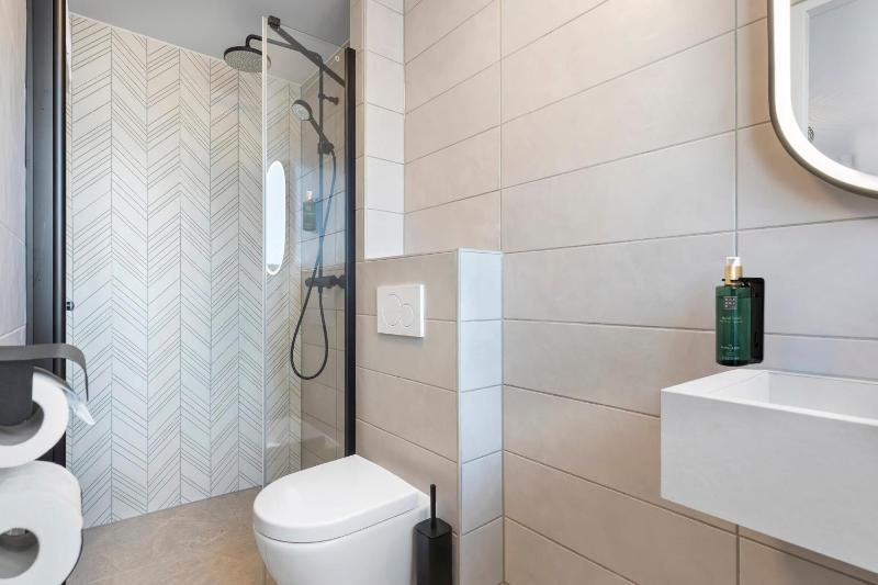 Dutch Design Hotel Vondelpark - image 2