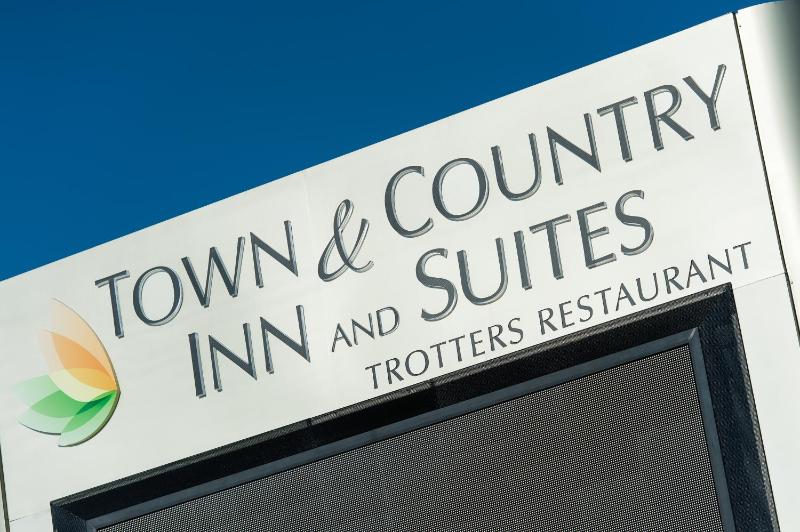 Town & Country Inn and Suites - image 19