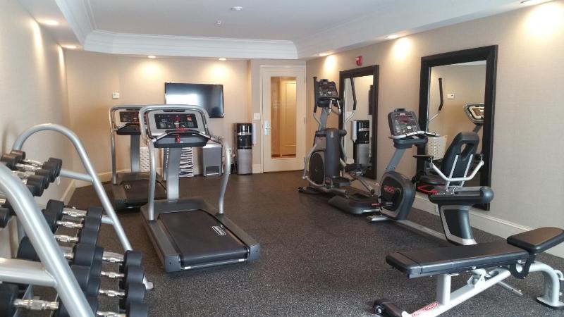 Town & Country Inn and Suites - image 27