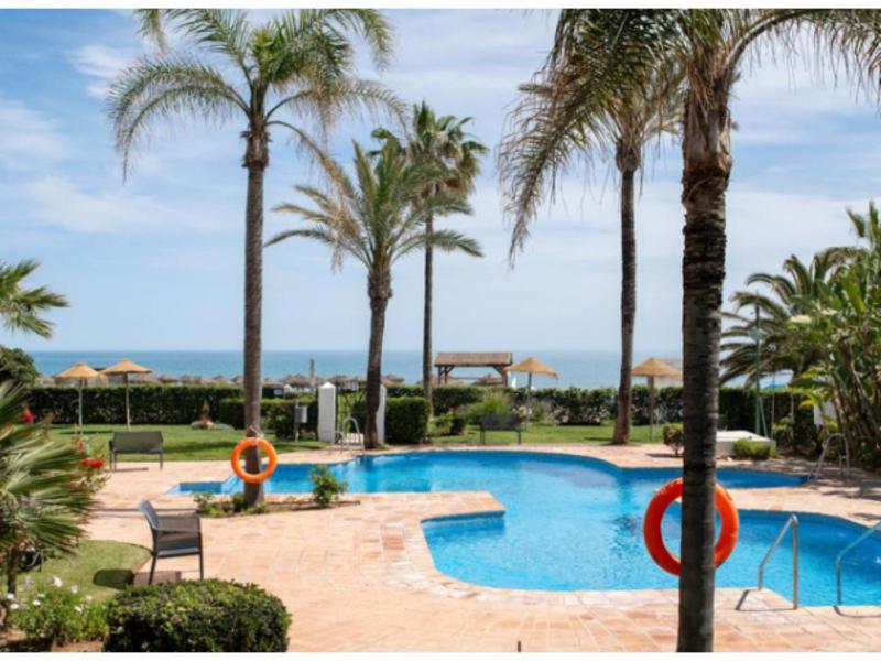 Lets in the Sun Beach Front La Cala - image 5