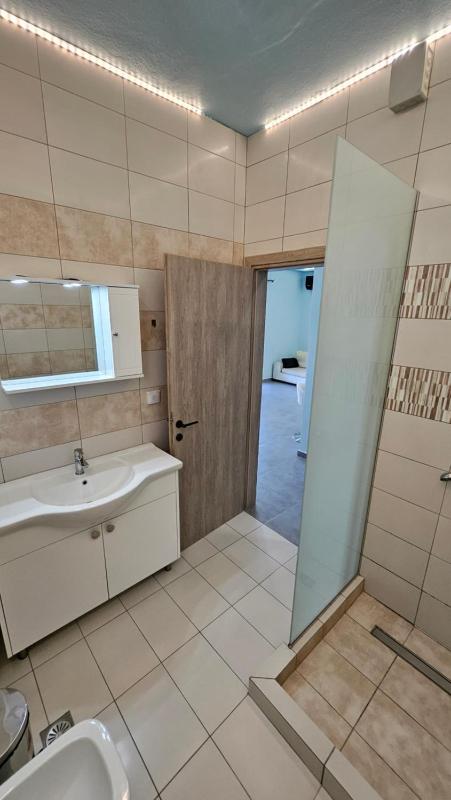 Rhodes City University Suite - image 3