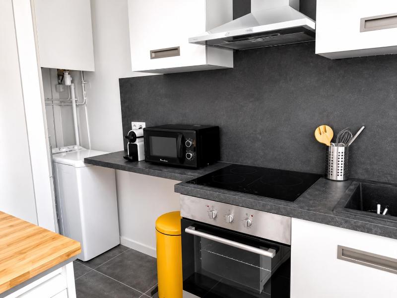 Beautifully bright apartment in Old Town St Tropez - image 12
