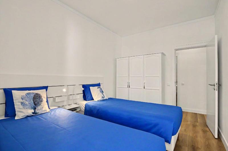 One step to the beach apartment - image 11
