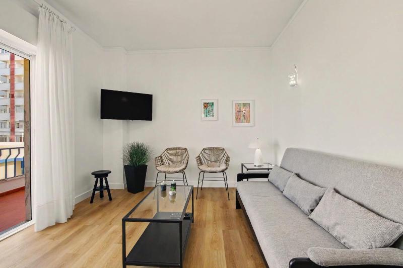 One step to the beach apartment - image 6