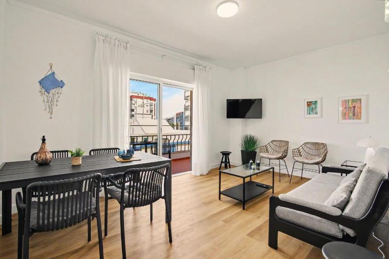 One step to the beach apartment - image 12