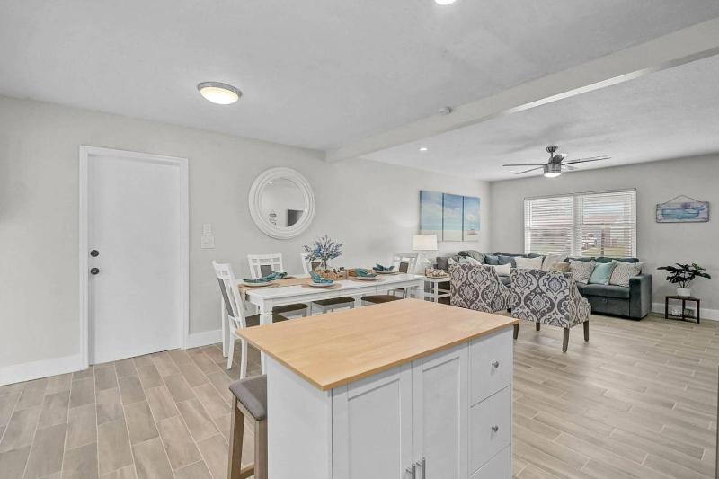 10 Min to Anna Maria Island Near IMG Parkside - image 14
