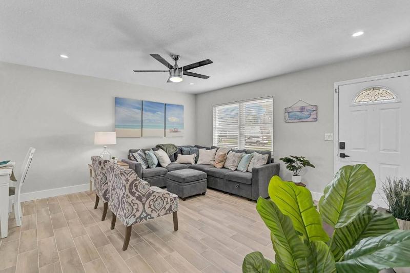 10 Min to Anna Maria Island Near IMG Parkside - image 15