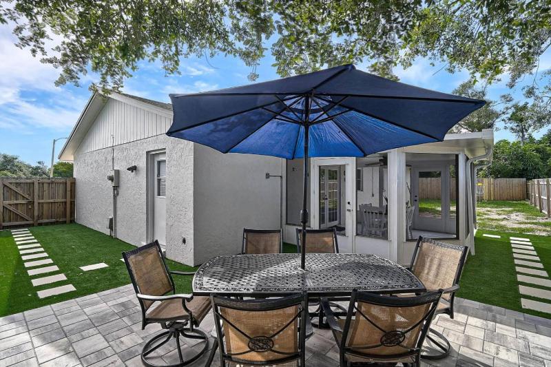 10 Min to Anna Maria Island Near IMG Parkside - image 5