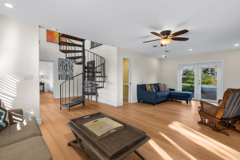 Sunny Daze Beach House - image 25