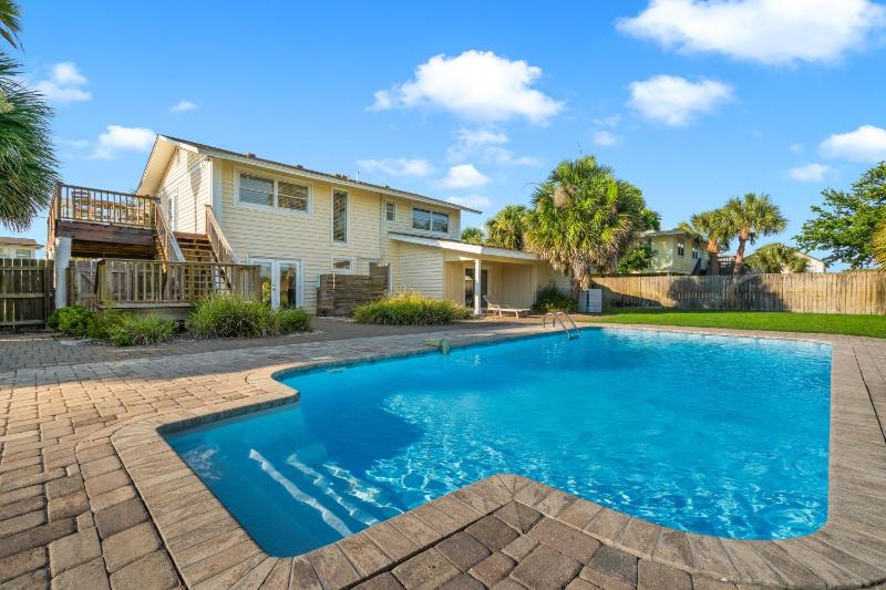 Sunny Daze Beach House - image 31