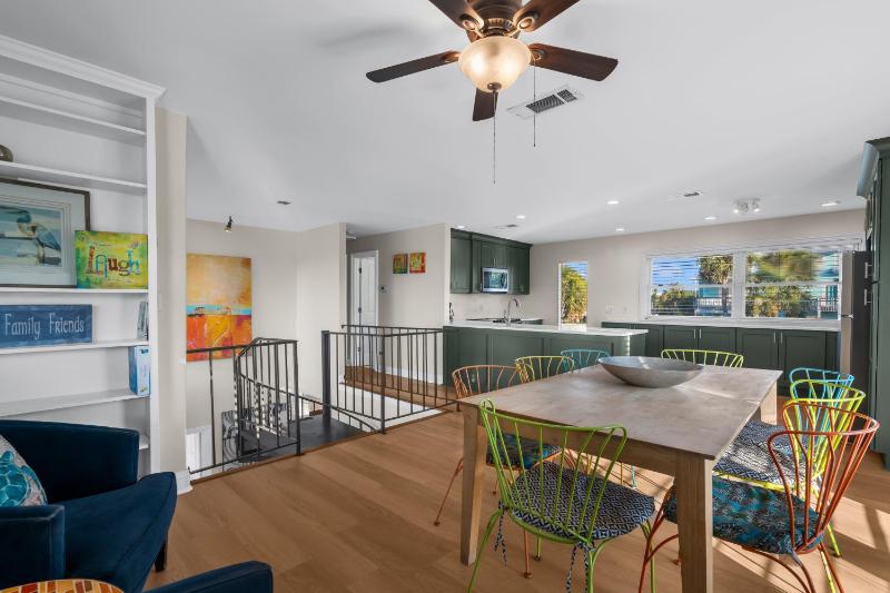 Sunny Daze Beach House - image 27