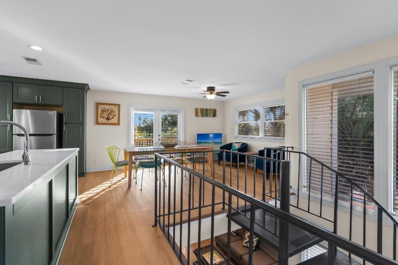Sunny Daze Beach House - image 20