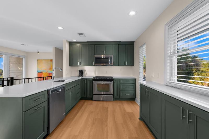 Sunny Daze Beach House - image 4