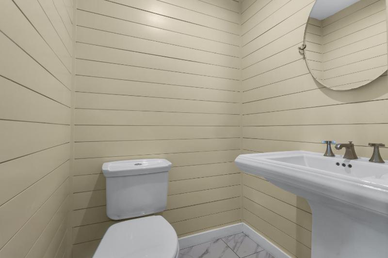 Sunny Daze Beach House - image 40