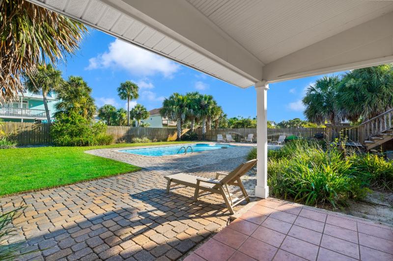 Sunny Daze Beach House - image 30