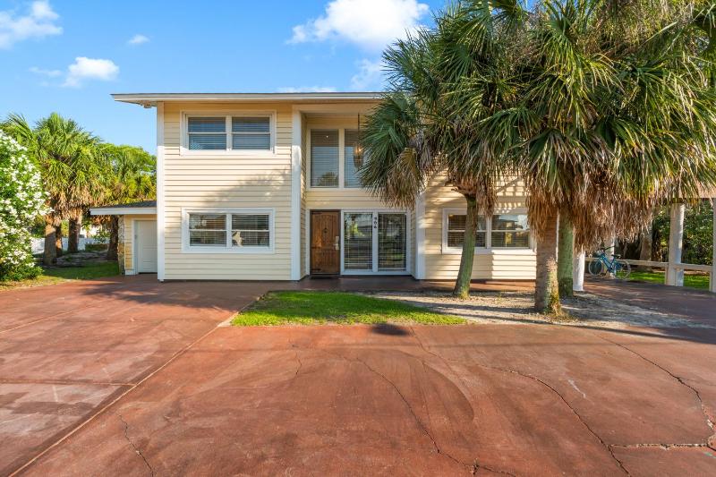 Sunny Daze Beach House - image 7