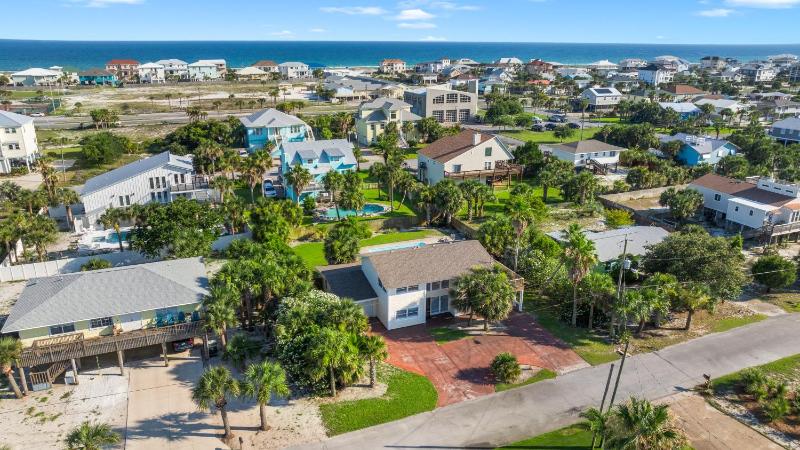Sunny Daze Beach House - image 21