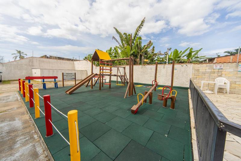 Apto com Piscina e Vaga a 750m da Praia da Enseada - image 9