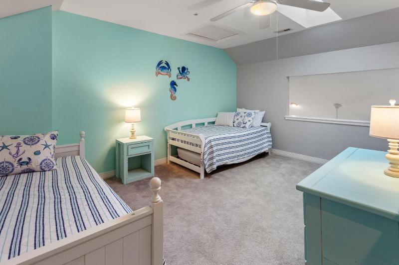 CC302E - Emerald Shores - image 47