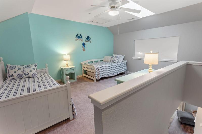 CC302E - Emerald Shores - image 21