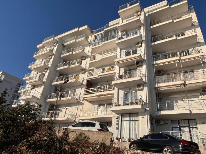 Sea View Apartment - image 11