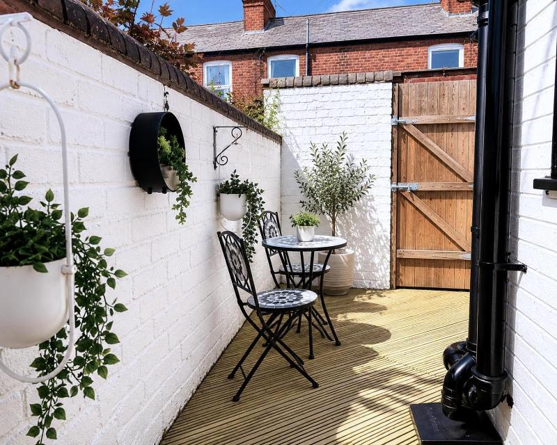 Cottage By Canal and Centre By Cheshire Escapes - image 26
