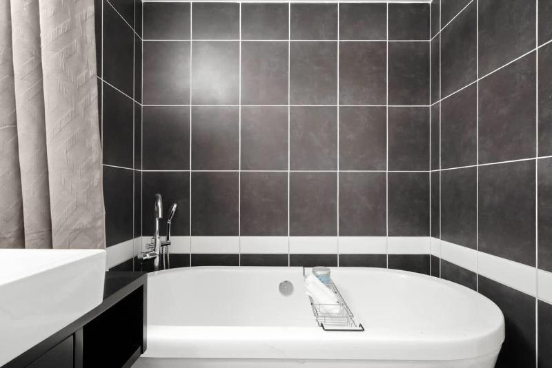 Cozy 2BR-2BA with Sofa Bed-Walk to Rogers & BC Pl - image 13