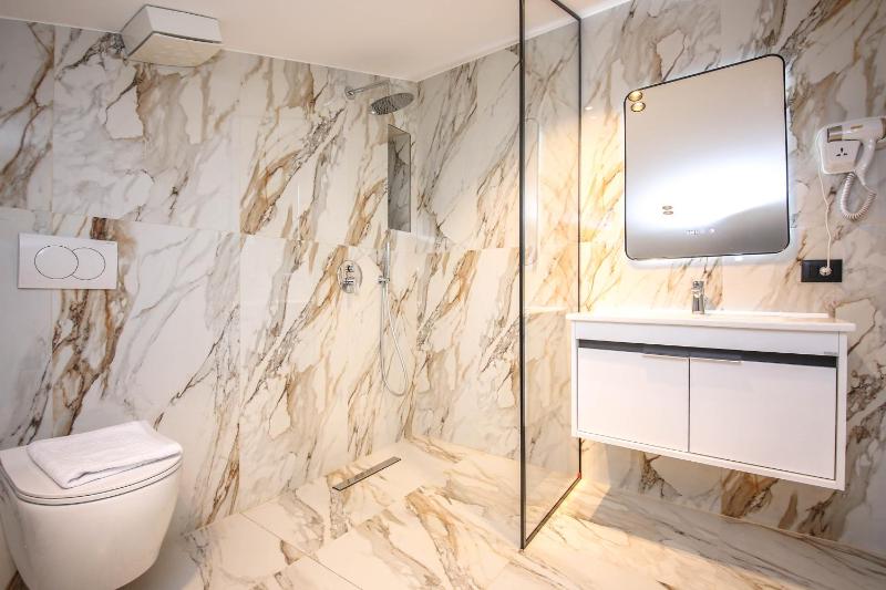 Comfort Boutique Hotel - image 3